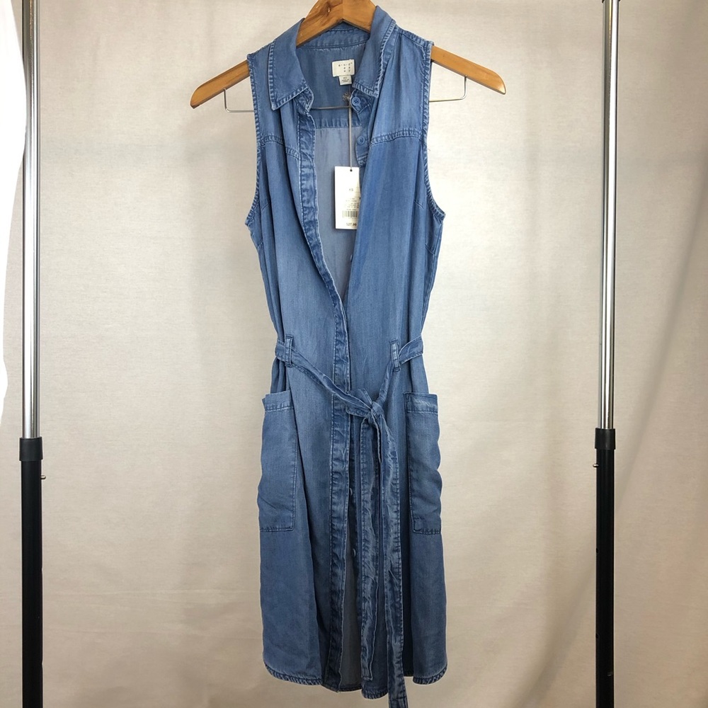 A New Day sleeveless chambray dress